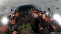 Pemberangkatan menggunakan Heli MI-17 dibagi atas dua sorti, di bawah pimpinan Komandan Satgaskes TNI Letkol Ckm dr. Shohibul Hilmi, Sp.OT, Sabtu (27/1/2018). Pool/Pen Satgaskes TNI.