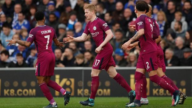 Manchester City unggul 2-0 atas Cardiff City di babak pertama.