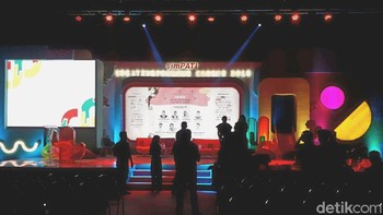 Begini suasana stage yang akan digelar hari ini di Surabaya. Apakah akan seramai minggu lalu? Foto: detikINET/Fino Yurio Kristo