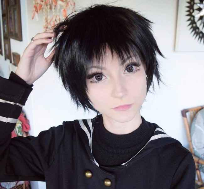 Begini tampilannya ketika berdandan lebih gothic dan tomboy. Foto: Instagram Andressa Damiani