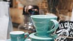 Asyiknya Ngopi dan Ngemil di Kafe Nuansa Biru Tosca Ini