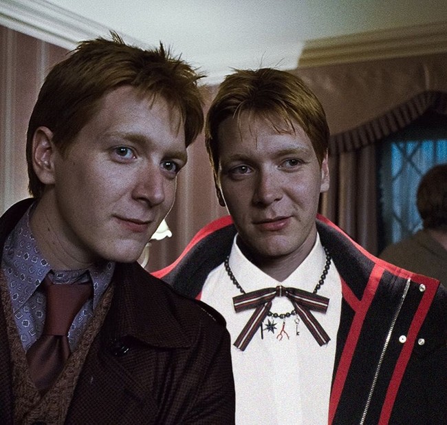 Pengunggah mengedit Harry, Hermione, Ron, hingga Dumbledore sehingga terlihat seperti pakai busana keluaran Dior. Foto: Instagram Gryffindior