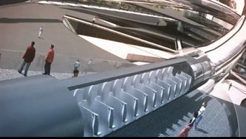 Hyperloop pada dasarnya memang mirip dengan kereta jenis maglev, hanya saja karena tidak terhalang oleh tekanan udara, kecepatannya jauh lebih tinggi. Foto: Ist/Internet