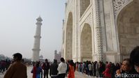 Mengagumi Kemegahan Cinta dan Keberagaman Agama di Taj Mahal