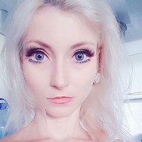 Wanita asal Brazil tersebut dianggap mirip dengan sosok Barbie yang cantik dan langsing. Foto: Instagram Andressa Damiani