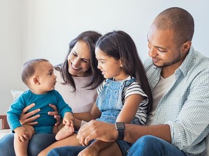 13 Hal yang Bisa Diikhtiarkan Agar si Kecil Jadi Anak yang Baik