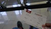 Tiket pesawatnya pun sangat simpel. (Syanti/detikTravel)