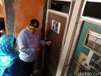 Tangis Haru Mak Icah Usai Rumah Diperbaiki Pemkot Bandung