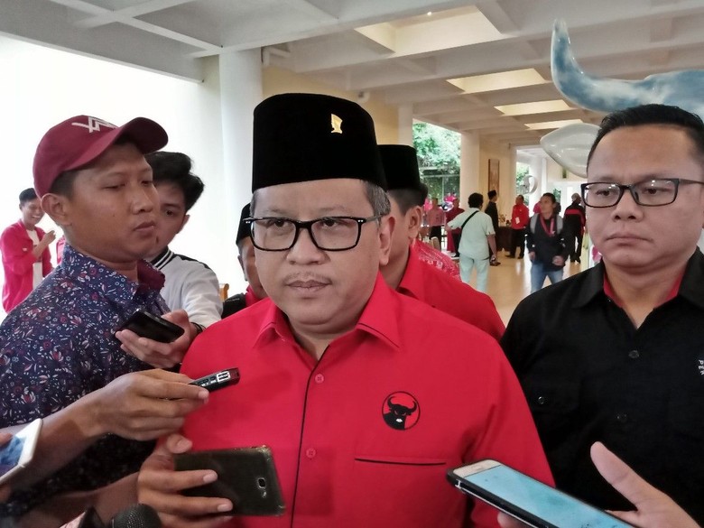Sekjen PDIP: Zulkifli Hasan Minta Diprioritaskan Bertemu Bu Mega Sekjen PDIP: Zulkifli Hasan Minta Diprioritaskan Bertemu Bu Mega