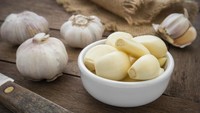 Jika tidak punya waktu yang banyak, hidangan cepat seperti makanan kaleng adalah salah satu pilihan. Namun jangan lupa untuk tetap memilih yang kandungan sodium rendah dan tanpa garam. Jika ingin menambah rasa, tambahkan cincangan bawang putih. Foto: Istock