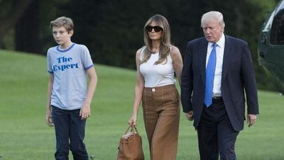 Gaya 10 Istri Presiden Pakai Tas Mewah, Iriana Jokowi hingga Melania Trump
