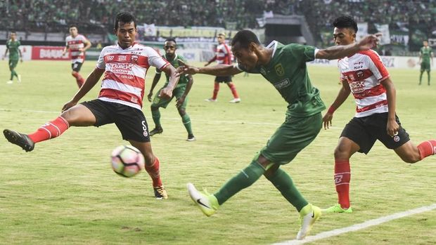 Madura United tetap lolos ke perempat final Piala Presiden 2018 meski kalah dari Persebaya.