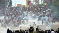 Massa tak setuju dengan dilantiknya Juan Orlando Hernández sebagai presiden Honduras (Foto: Dok. REUTERS/Edgard Garrido)