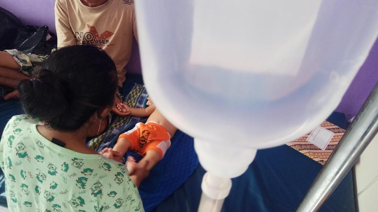 Mulut Melepuh, Bayi yang Diduga Disiram Air Panas Tak Bisa Menyusu Mulut Melepuh, Bayi yang Diduga Disiram Air Panas Tak Bisa Menyusu