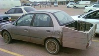 Bemper sedan belakang Otolovers rusak? Bisa jadi dimodif dengan menggunakan kayu seperti sedan ini. Tapi malah jadi mirip gerobak ya? Foto: Life Buzz