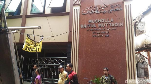 Musala Baitul Muttaqin, tempat warga mengungsi.