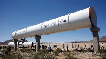 Infrastruktur hyperloop berupa jalur khusus dengan wujud semacam pipa raksasa, serta sebuah kapsul di dalamnya untuk mengangkut penumpang atau kargo. Foto: Ist/Internet