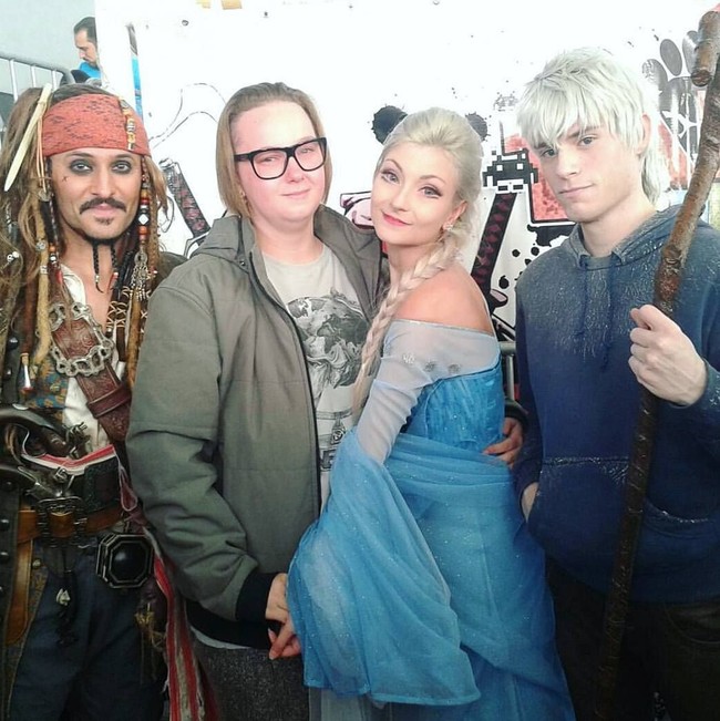 Andressa yang suka cosplayer juga sering tampil ala Elsa Frozen. Foto: Instagram Andressa Damiani