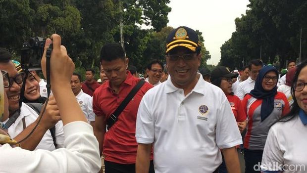 Jalan Santai Bersama Pegawai, Menhub: Biar  Fit dan Langsing