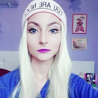 Zaman sekarang banyak wanita yang operasi plastik demi mirip Barbie. Andressa pun mengaku bukan salah satunya. Foto: Instagram Andressa Damiani