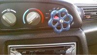 Tombol knob AC justru diganti dengan alat seperti putaran keran. Foto: Life Buzz