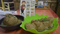 Ada buaya dalam mangkuk bakso. Ya, bakso buaya jadi salah satu tren bakso yang menyita perhatian. Berani makan enggak? Foto: Istimewa