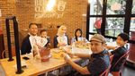 So Sweet! Arie Untung Sering Habiskan Waktu Makan Bersama Keluarganya