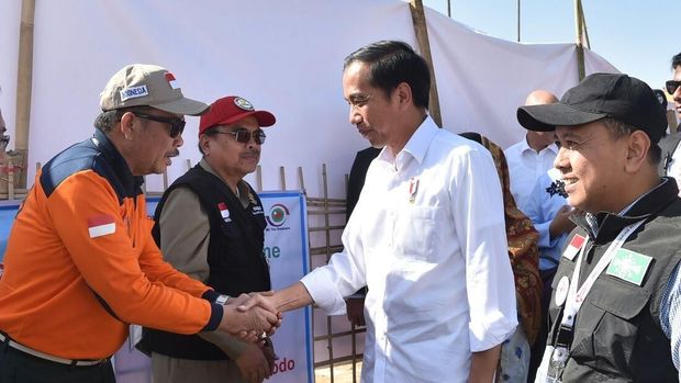 Jokowi Janjikan RS Rumah Sakit Lapangan ke Pengungsi Rohingya