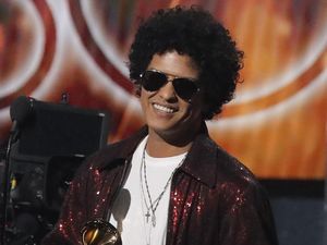 24K Magic Bruno Mars Sabet Piala Record of the Year Grammy 2018
