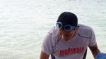 Gaya Sandiaga Renang di Sela-sela Ngantor di Pulau Bidadari