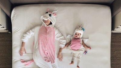 Foto Ibu dan Putrinya Ini Sederhana tapi Kreatif Banget Deh