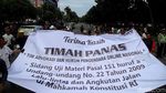 Aliando Lakukan Aksi Tolak Permenhub 108