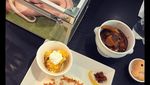 Foto: Nyeruput Kopi Bareng Ular di Tokyo, Mau?