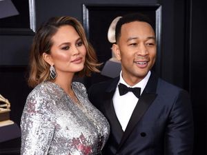 Ucapan Romantis Chrissy Teigen di Ulang Tahun John Legend