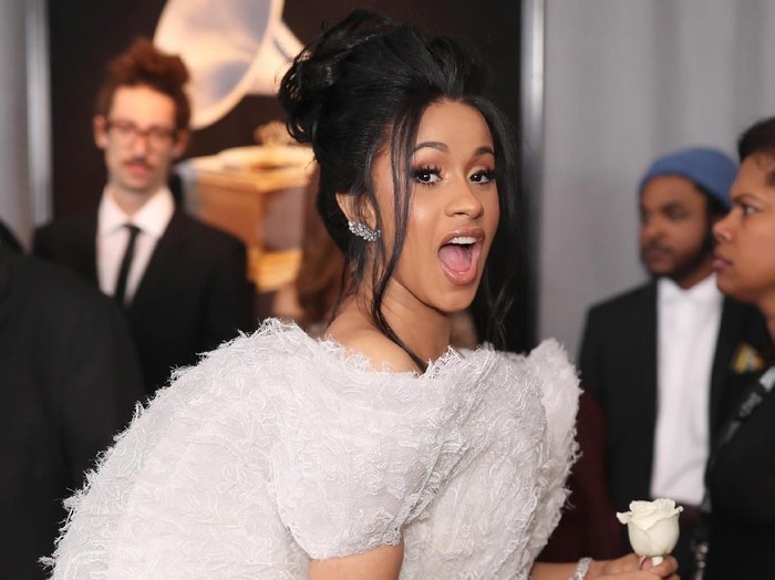 Rapper Seksi Cardi B Dituntut Eks Manajernya Rp 13,8 Miliar