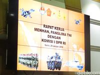 Panglima TNI Marsekal Hadi Rapat Perdana dengan Komisi I DPR