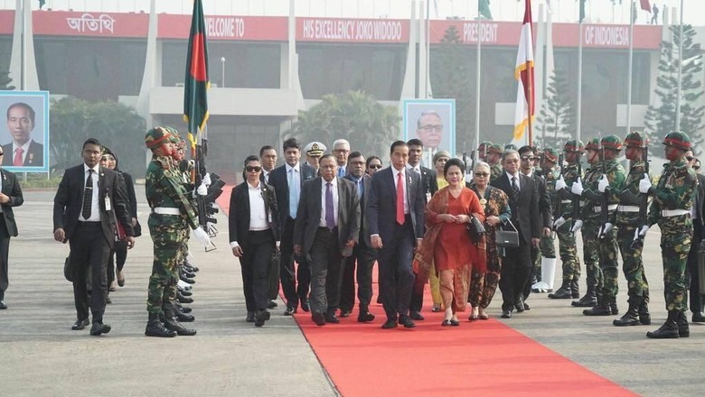 Jokowi Ungkap Alasan Tetap ke Afghanistan Meski Ada Serangan Bom Jokowi Ungkap Alasan Tetap ke Afghanistan Meski Ada Serangan Bom