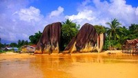 Bicara soal Batu Sindu, ini memang menjadi salah satu objek wisata populer di Natuna (disparbud.natunakab.go.id)