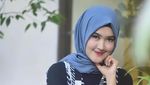 Foto: Gaya Traveling Pramugari Calon Istri Tommy Kurniawan