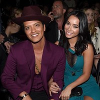 Jessica Caban yang berprofesi sebagai aktris dan model ini juga pernah ikut mendampingi Bruno Mars menghadiri Grammy Awards 2016 di Los Angeles, California. (Foto: Getty Images)
