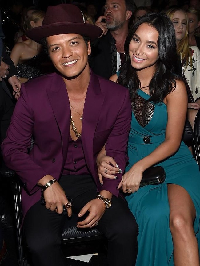 Jessica Caban yang berprofesi sebagai aktris dan model ini juga pernah ikut mendampingi Bruno Mars menghadiri Grammy Awards 2016 di Los Angeles, California. (Foto: Getty Images)