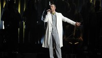 Setelahnya Sam Smith unjuk suara dengan lagunya bertajuk Pray. REUTERS/Lucas Jackson.