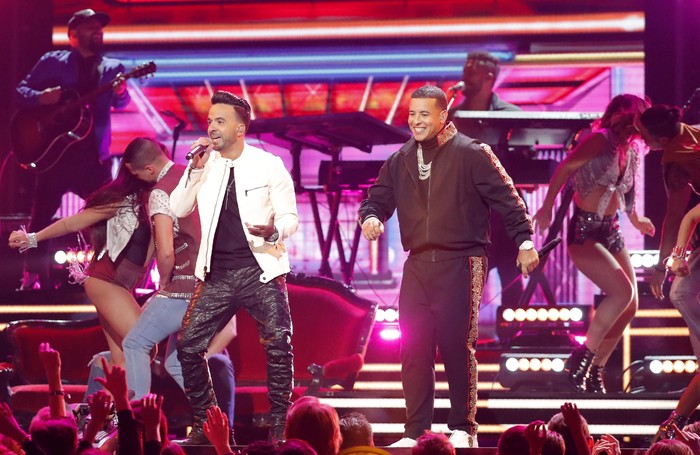 60th Annual Grammy Awards – Show – New York, U.S., 28/01/2018 – Luis Fonsi (L) and Daddy Yankee perform Despacito. REUTERS/Lucas Jackson