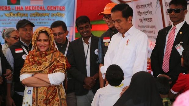 Jokowi Janjikan RS Rumah Sakit Lapangan ke Pengungsi Rohingya
