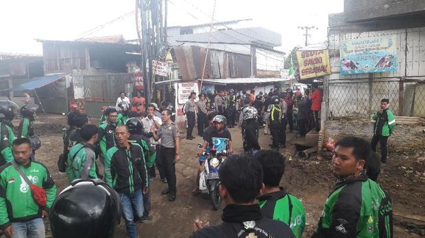 Dilarang Kirim Order Makanan, Ojol Vs Opal Nyaris Bentrok di Bogor