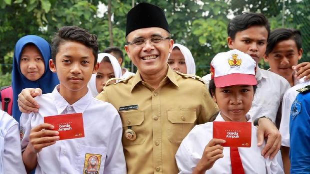 Tabungan ini untuk kebutuhan pelajar di luar biaya pendidikan yang sudah gratis