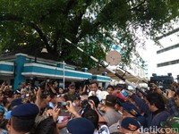 Fakta Seputar Demo Sopir Taksi Online di Kemenhub