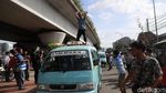Foto: Suasana Demo Sopir Angkot di Tanah Abang