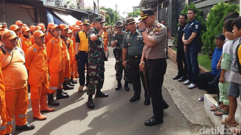 Polisi Tetapkan Soni Jadi Tersangka Kebakaran di Tamansari Polisi Tetapkan Soni Jadi Tersangka Kebakaran di Tamansari