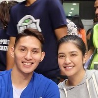 Mikha Tambayong dikabarkan tengah menjalin hubungan dengan seorang atlet basket bernama Daniel Wenas. Hubungan keduanya terendus publik saat jalan bersama di salah satu pusat perbelanjaan di Jakarta. Foto: Instagram